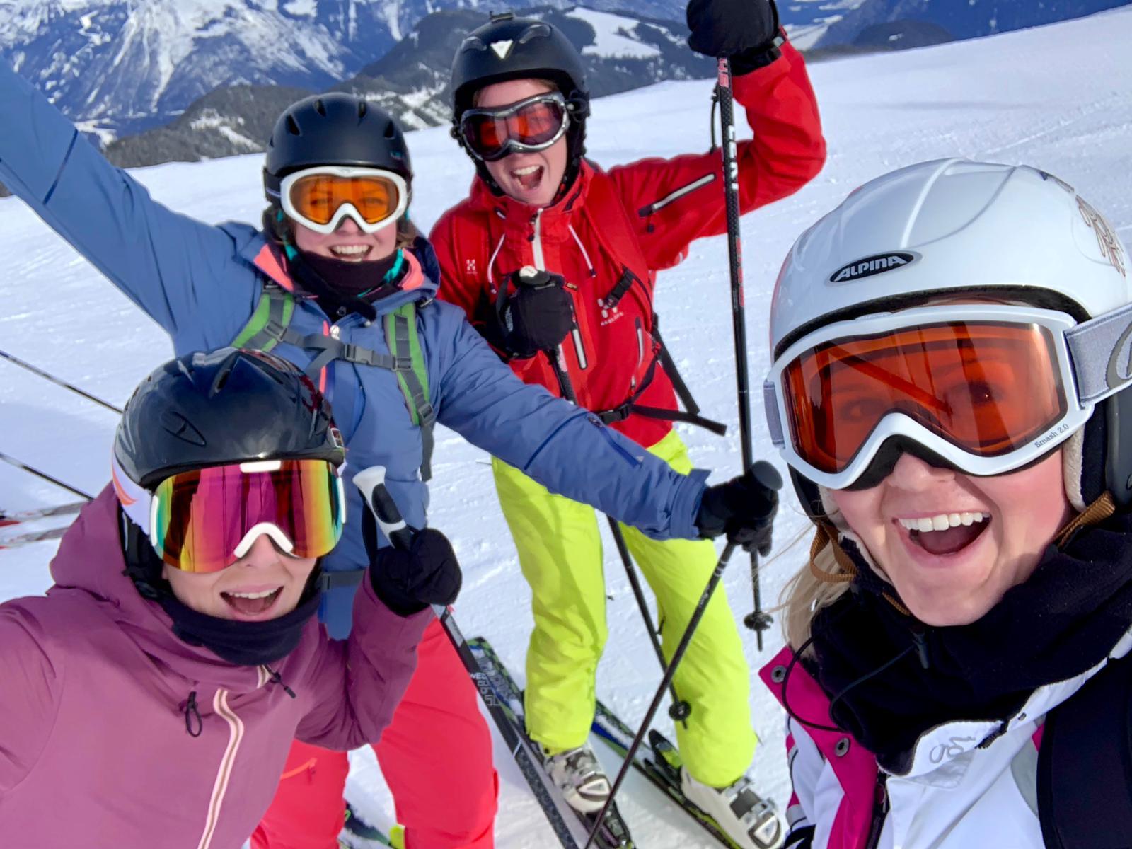 Team babymarkt.de auf Skireise im Zillertal